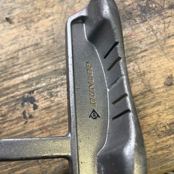 Dunlop TD plus golf putter in right handed 
Used conditions - Picture 3 of 7